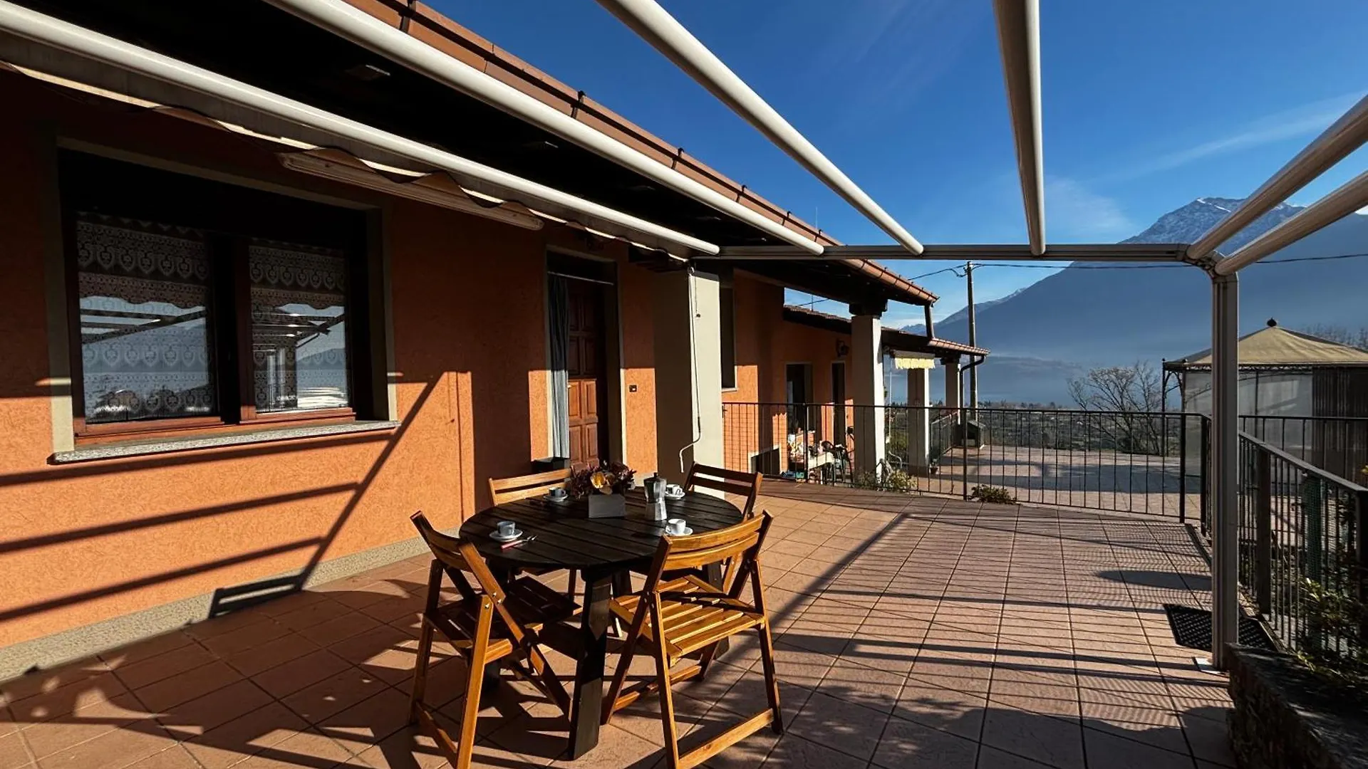 דירה גראבדונה Casa Ganda - Larihome A73 איטליה